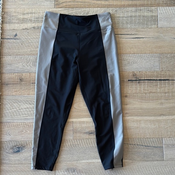 YPB A&F Black and Taupe Leggings - Picture 1 of 3